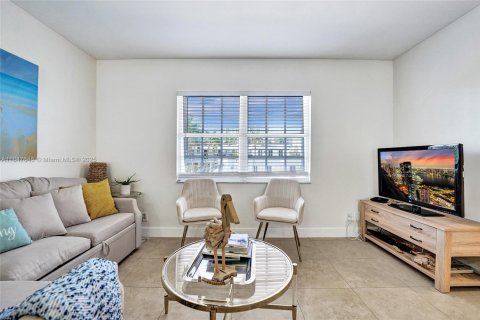 Купить таунхаус в Холливуд, Флорида 4 спальни, 168.62м2, № 2035667 - фото 5