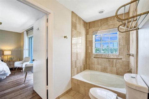 Купить таунхаус в Холливуд, Флорида 4 спальни, 168.62м2, № 2035667 - фото 29