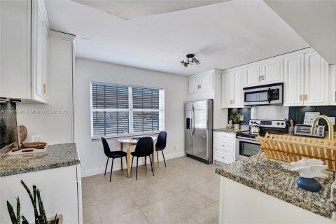 Купить таунхаус в Холливуд, Флорида 4 спальни, 168.62м2, № 2035667 - фото 9