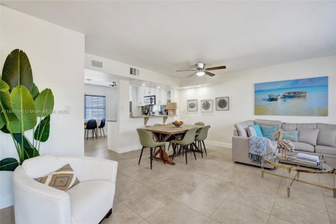 Купить таунхаус в Холливуд, Флорида 4 спальни, 168.62м2, № 2035667 - фото 3