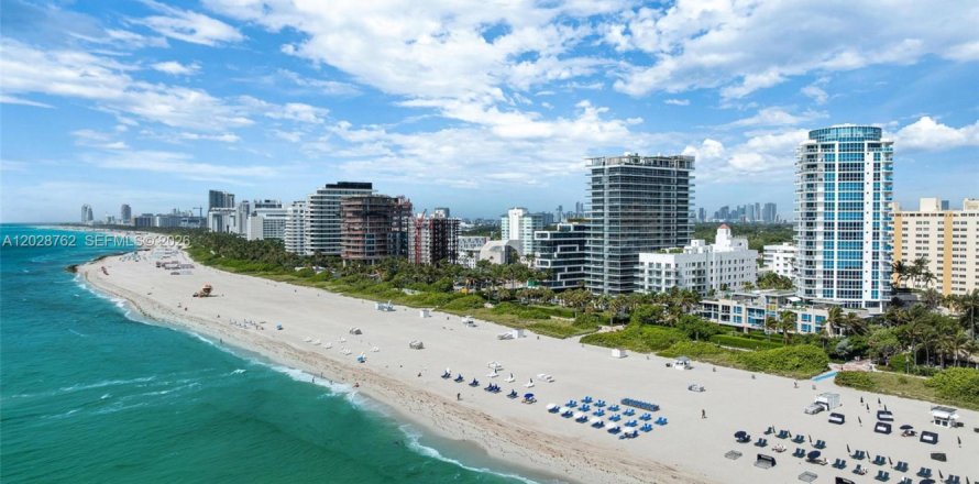 Condominio en Miami Beach, Florida, 2 dormitorios № 2186103