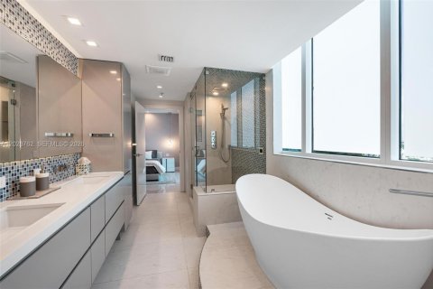 Condominio en venta en Miami Beach, Florida, 2 dormitorios, 118.91 m2 № 2186103 - foto 17