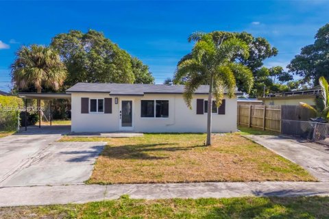 House in Delray Beach, Florida 3 bedrooms, 76.92 sq.m. № 2071481 - photo 23