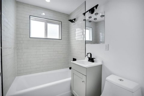House in Delray Beach, Florida 3 bedrooms, 76.92 sq.m. № 2071481 - photo 21