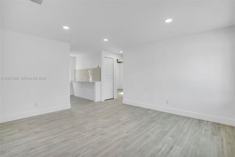 House in Delray Beach, Florida 3 bedrooms, 76.92 sq.m. № 2071481 - photo 8