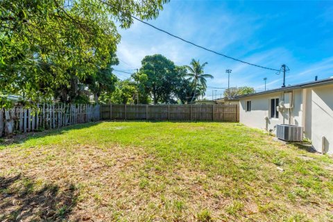 House in Delray Beach, Florida 3 bedrooms, 76.92 sq.m. № 2071481 - photo 28