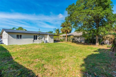 House in Delray Beach, Florida 3 bedrooms, 76.92 sq.m. № 2071481 - photo 30