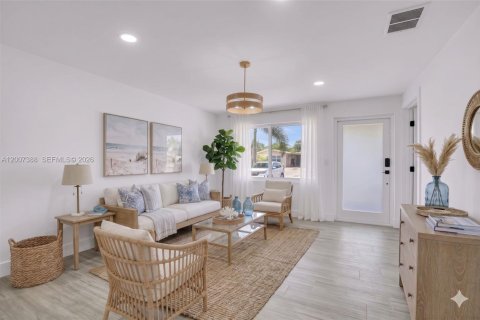 House in Delray Beach, Florida 3 bedrooms, 76.92 sq.m. № 2071481 - photo 3