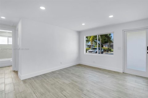 House in Delray Beach, Florida 3 bedrooms, 76.92 sq.m. № 2071481 - photo 5