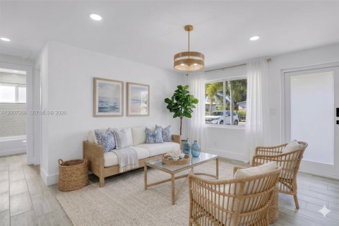House in Delray Beach, Florida 3 bedrooms, 76.92 sq.m. № 2071481 - photo 6