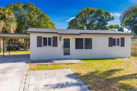 House in Delray Beach, Florida 3 bedrooms, 76.92 sq.m. № 2071481 - photo 24
