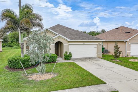 House in Punta Gorda, Florida 3 bedrooms, 157 sq.m. № 1815813 - photo 4