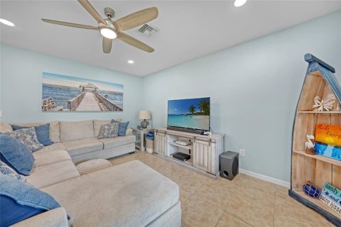 House in Punta Gorda, Florida 3 bedrooms, 157 sq.m. № 1815813 - photo 12
