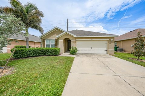 House in Punta Gorda, Florida 3 bedrooms, 157 sq.m. № 1815813 - photo 3