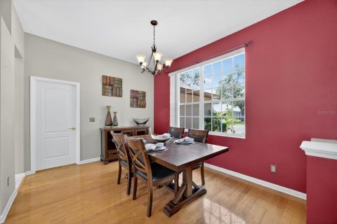 House in Pinellas Park, Florida 3 bedrooms, 175.96 sq.m. № 1877385 - photo 21