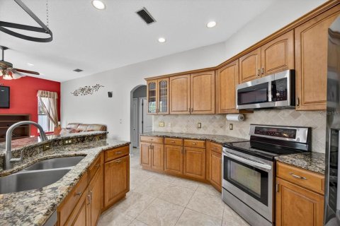 House in Pinellas Park, Florida 3 bedrooms, 175.96 sq.m. № 1877385 - photo 24