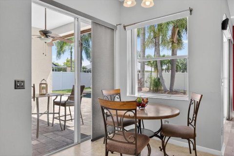House in Pinellas Park, Florida 3 bedrooms, 175.96 sq.m. № 1877385 - photo 8