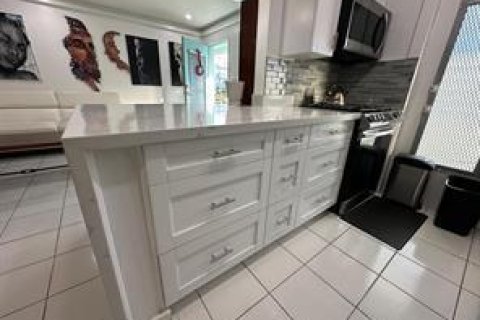Купить кондоминиум в Майами-Бич, Флорида 3 комнаты, № 2146900 - фото 22