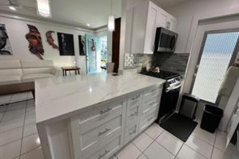 Купить кондоминиум в Майами-Бич, Флорида 3 комнаты, № 2146900 - фото 21