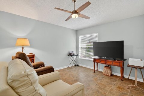 House in The Villages, Florida 3 bedrooms, 130.71 sq.m. № 1903077 - photo 17