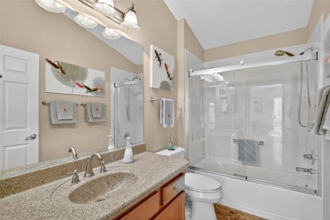 House in The Villages, Florida 3 bedrooms, 130.71 sq.m. № 1903077 - photo 15