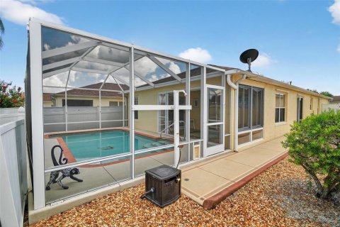 House in The Villages, Florida 3 bedrooms, 130.71 sq.m. № 1903077 - photo 28
