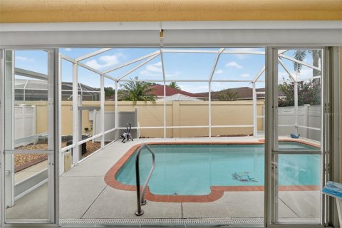 House in The Villages, Florida 3 bedrooms, 130.71 sq.m. № 1903077 - photo 24