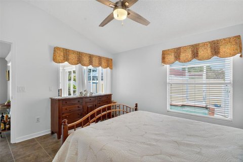 House in The Villages, Florida 3 bedrooms, 130.71 sq.m. № 1903077 - photo 12