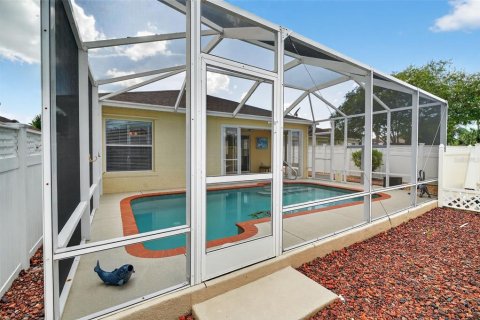 House in The Villages, Florida 3 bedrooms, 130.71 sq.m. № 1903077 - photo 29