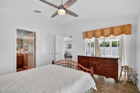 House in The Villages, Florida 3 bedrooms, 130.71 sq.m. № 1903077 - photo 13