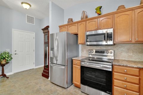 House in The Villages, Florida 3 bedrooms, 130.71 sq.m. № 1903077 - photo 5