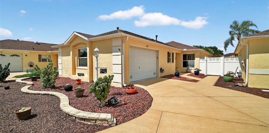 House in The Villages, Florida 3 bedrooms, 130.71 sq.m. № 1903077
