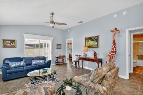 House in The Villages, Florida 3 bedrooms, 130.71 sq.m. № 1903077 - photo 9