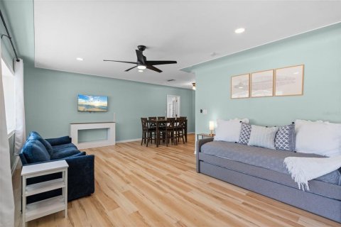 Villa ou maison à vendre à Seminole, Floride: 2 chambres, 110.18 m2 № 2221442 - photo 12