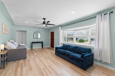 Villa ou maison à vendre à Seminole, Floride: 2 chambres, 110.18 m2 № 2221442 - photo 15