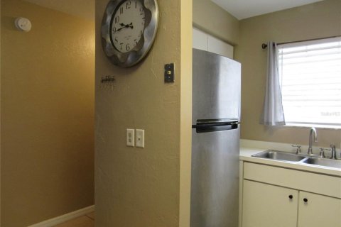 Townhouse in Gainesville, Florida 2 bedrooms, 105.82 sq.m. № 1690849 - photo 11