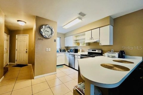 Townhouse in Gainesville, Florida 2 bedrooms, 105.82 sq.m. № 1690849 - photo 13