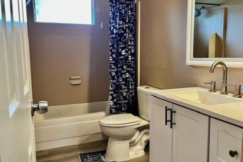 Townhouse in Gainesville, Florida 2 bedrooms, 105.82 sq.m. № 1690849 - photo 24