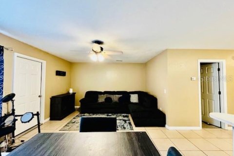 Townhouse in Gainesville, Florida 2 bedrooms, 105.82 sq.m. № 1690849 - photo 17