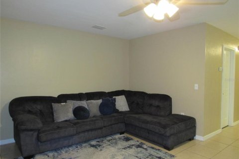 Townhouse in Gainesville, Florida 2 bedrooms, 105.82 sq.m. № 1690849 - photo 15