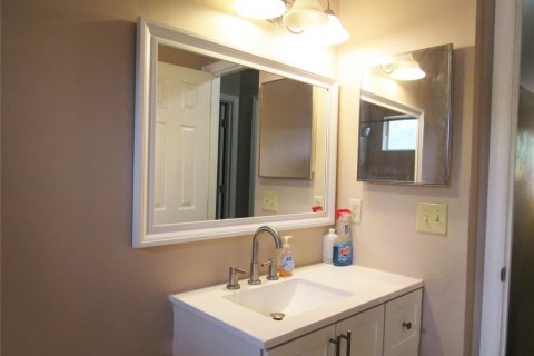 Townhouse in Gainesville, Florida 2 bedrooms, 105.82 sq.m. № 1690849 - photo 30