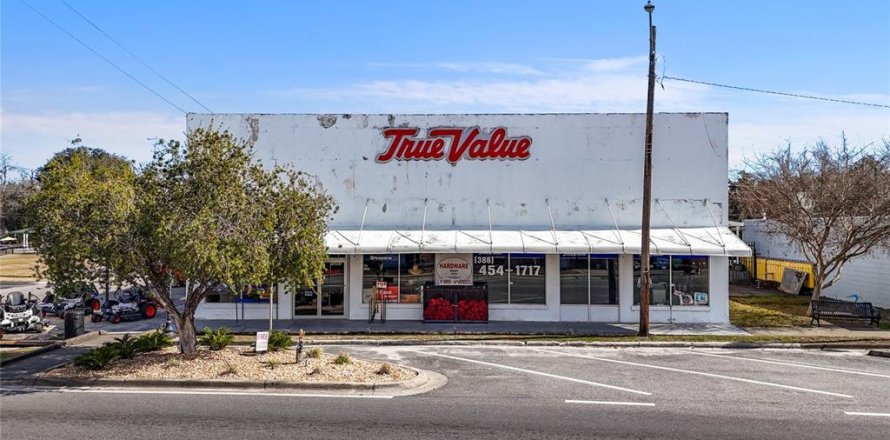 Propiedad comercial en High Springs, Florida № 1570866