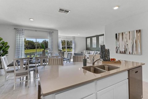 House in Poinciana, Florida 4 bedrooms, 169.83 sq.m. № 1793695 - photo 7