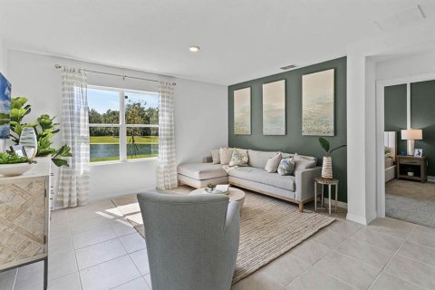 House in Poinciana, Florida 4 bedrooms, 169.83 sq.m. № 1793695 - photo 13
