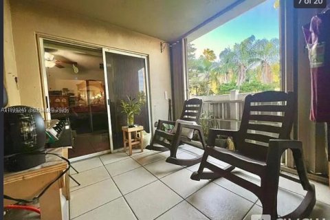 Copropriété à vendre à Hialeah, Floride: 2 chambres, 108.05 m2 № 1990961 - photo 22