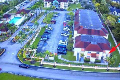 Copropriété à vendre à Hialeah, Floride: 2 chambres, 108.05 m2 № 1990961 - photo 8
