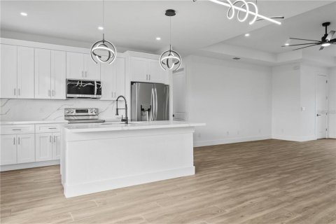 House in Port Charlotte, Florida 4 bedrooms, 197.79 sq.m. № 1795560 - photo 6