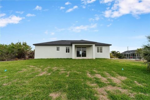 House in Port Charlotte, Florida 4 bedrooms, 197.79 sq.m. № 1795560 - photo 30