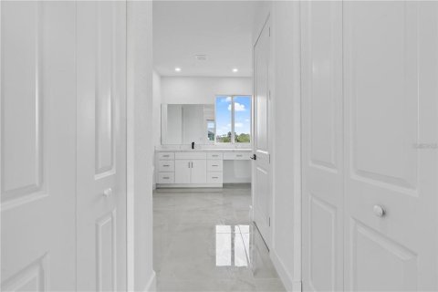 House in Port Charlotte, Florida 4 bedrooms, 197.79 sq.m. № 1795560 - photo 21