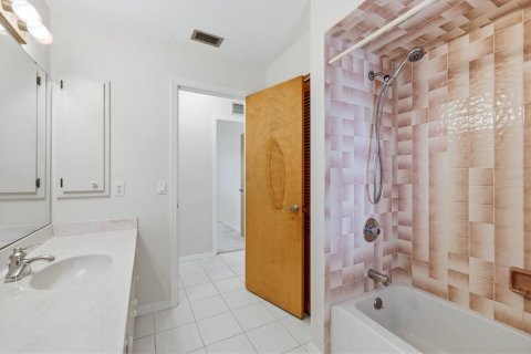 Villa ou maison à vendre à Port Charlotte, Floride: 3 chambres, 176.42 m2 № 2324224 - photo 28